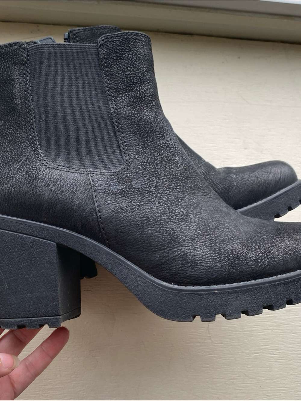 Vagabond Black Chunky Chelsea Ankle Boots Size 7